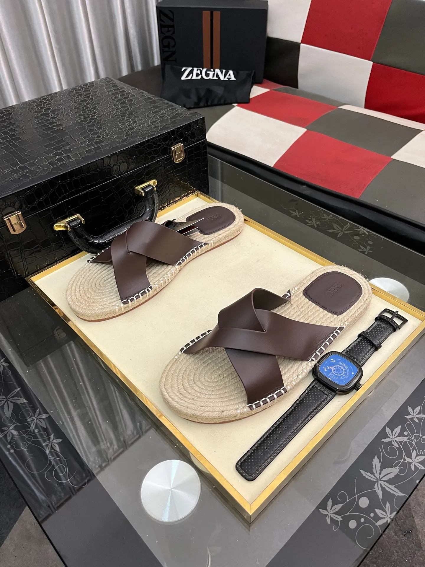 Men's shoes 💰320⌚️⌚️《HERMES》Hermès 💁♂️Men's casual slippers, compare the quality at the counter🧚🏿♂️ The upper layer has a stone pattern with clear texture, showing high-end, high-end, comfortable to wear and versatile. Purely hand-pulled, raw rubber breathable outsole, breathable and comfortable lambskin lining, 100% comfortable density, original rubber outsole wear-resistant code number 38-44. Can be customized 45-46-47